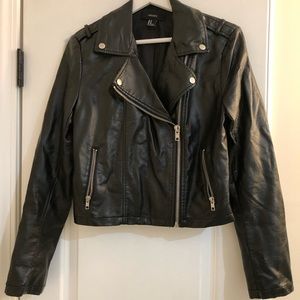 F21 Faux leather moto jacket notched lapels woven sleeves zippersSilver hardware